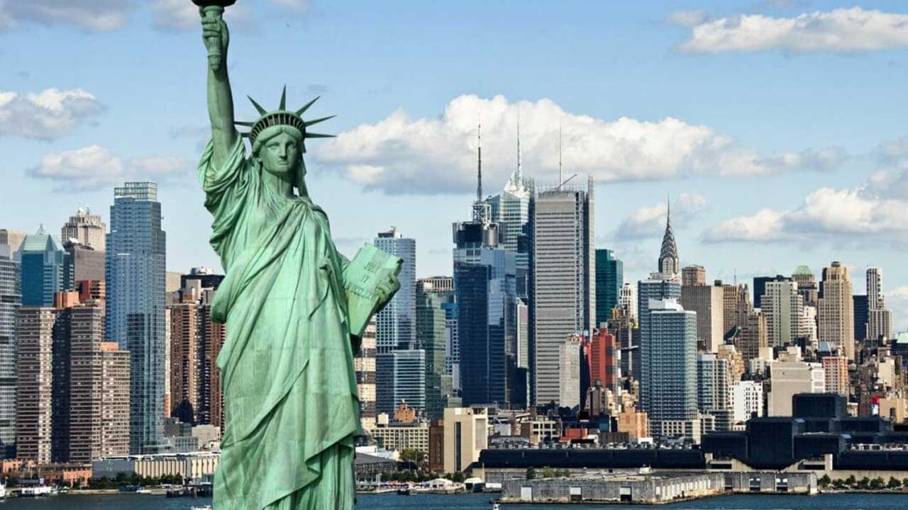 2 Sumérgete en la energía inigualable de Nueva York durante 5 días llenos de aventura.