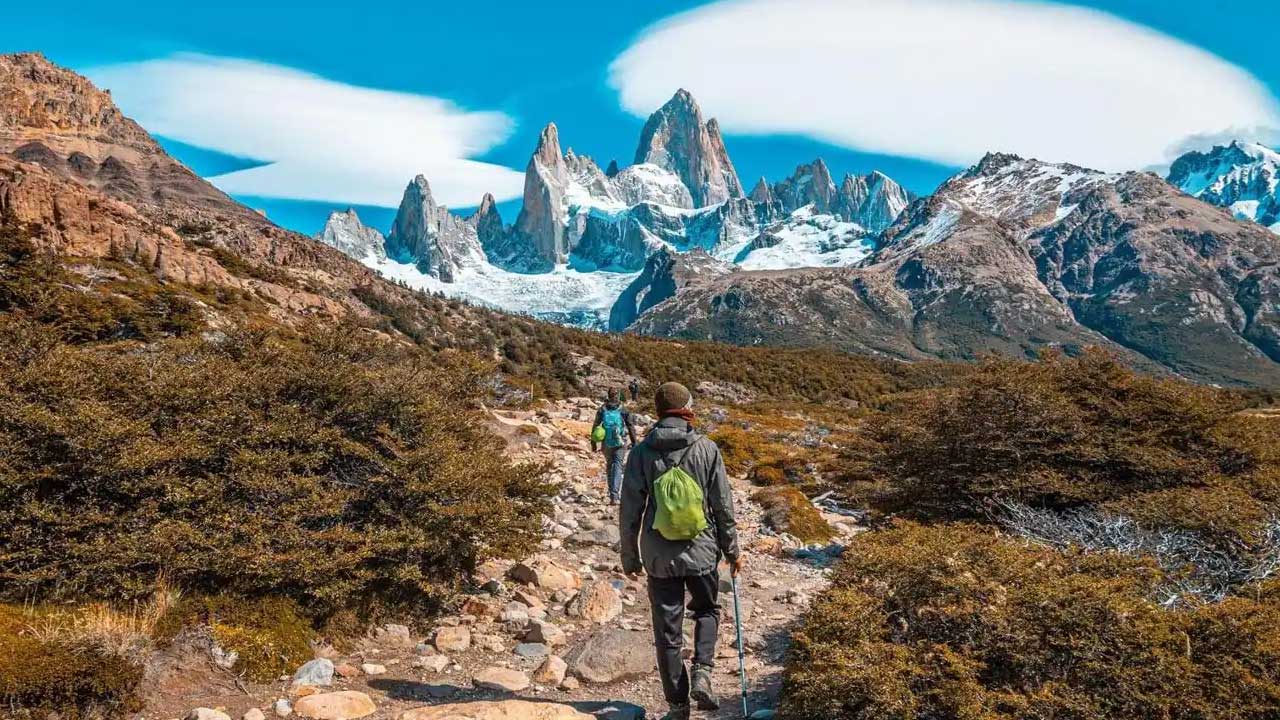 6 Explora la majestuosidad de la Patagonia senderismo en El Chaltén, mini trekking en el Glaciar Perito Moreno y navegación por los glaciares